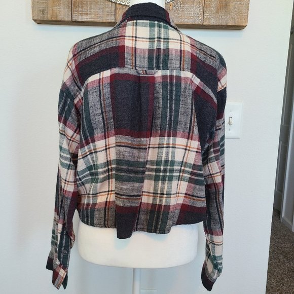 American Eagle Cropped Button Down Flannel NWOT - Picture 7 of 15